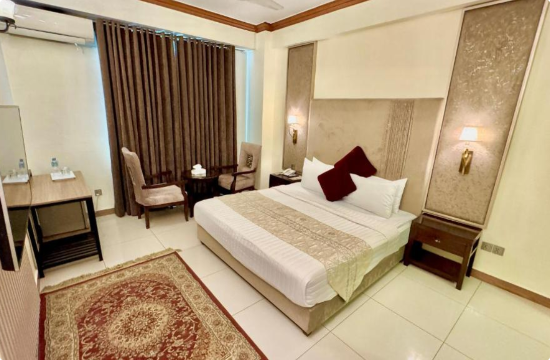 Shelton's Rezidor Peshawar room